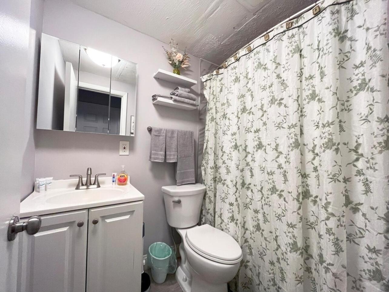 Appartamento Local Modern Getaway - Ground Floor Cleveland Esterno foto