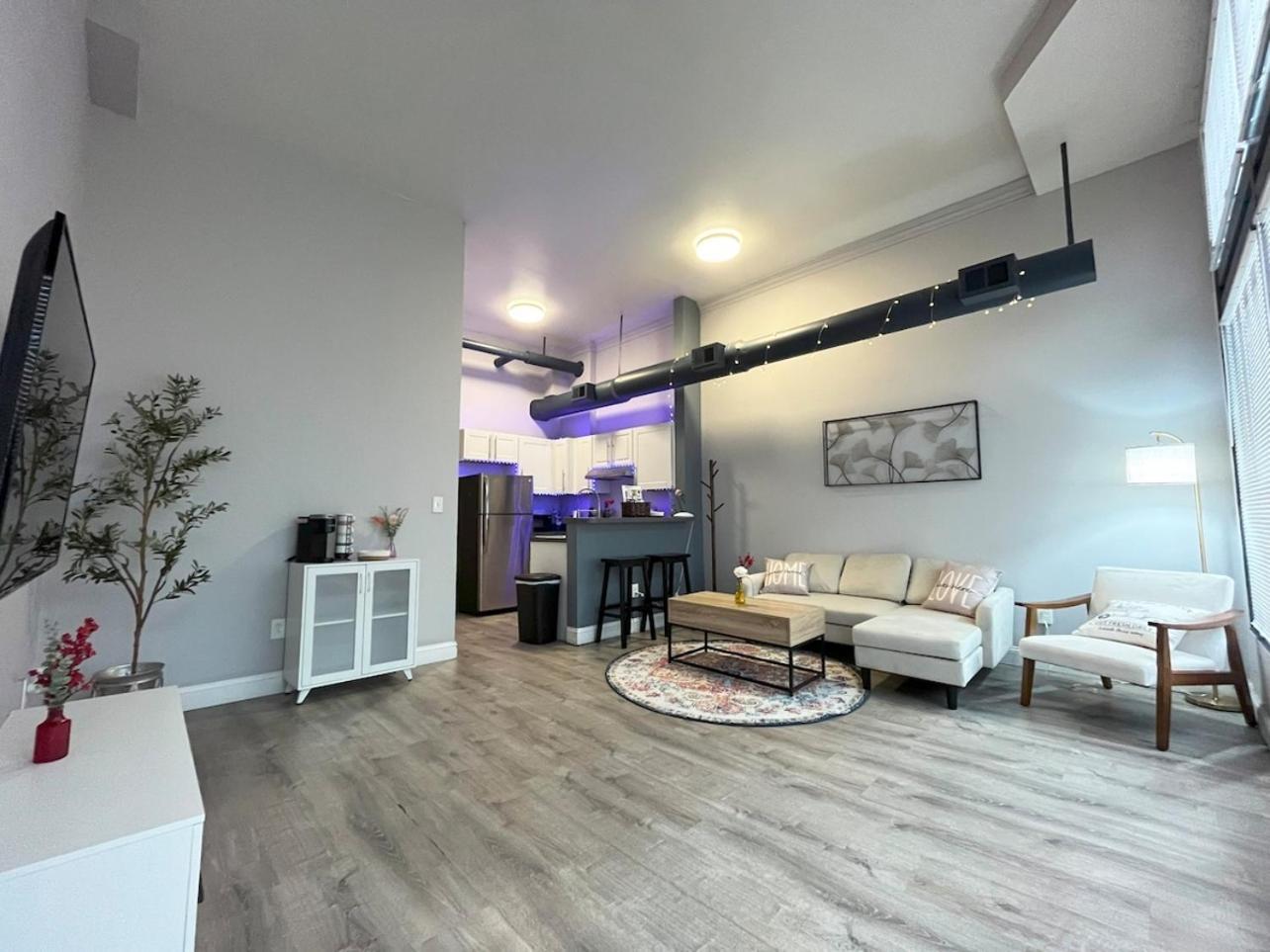 Appartamento Local Modern Getaway - Ground Floor Cleveland Esterno foto