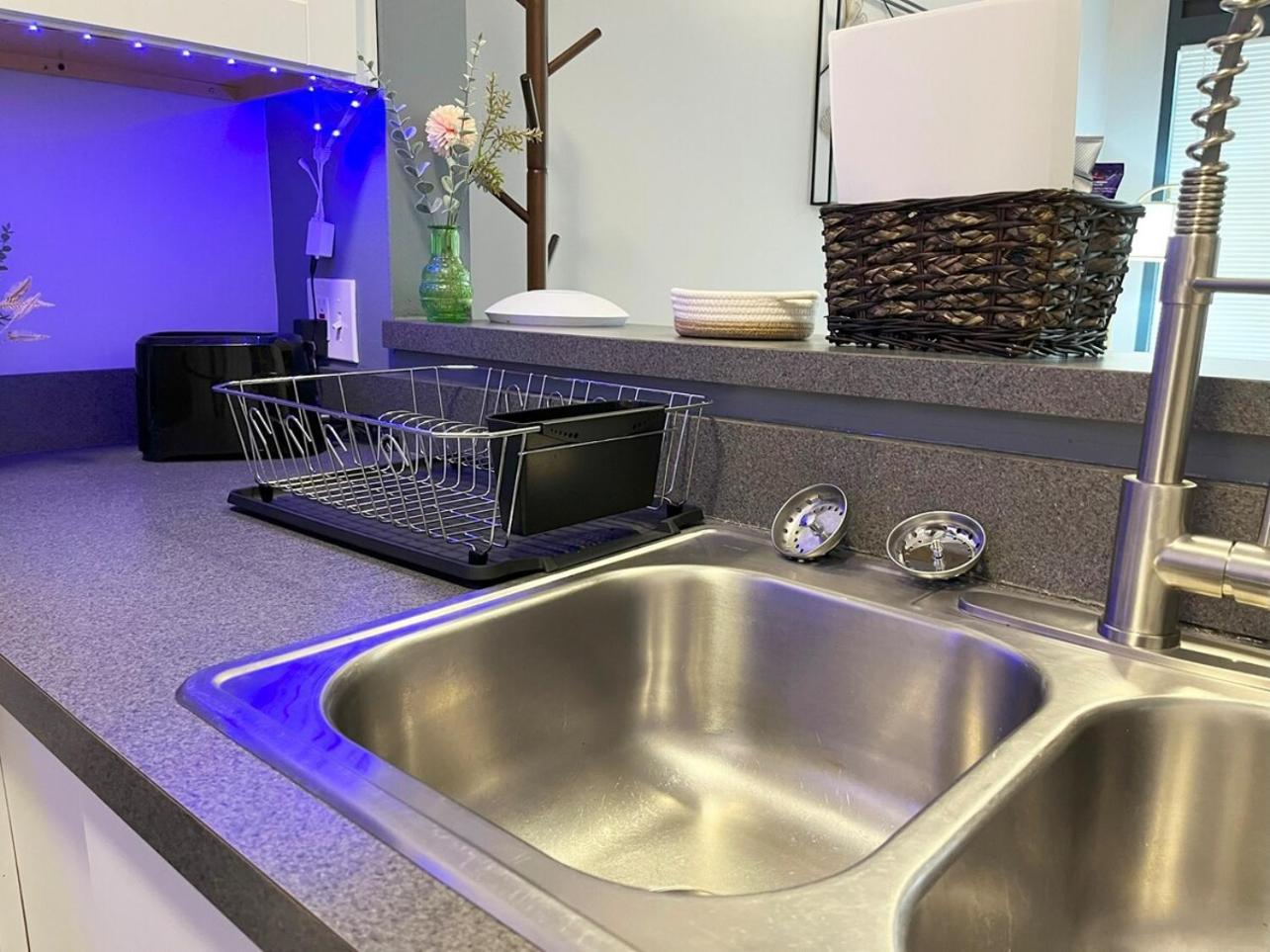 Appartamento Local Modern Getaway - Ground Floor Cleveland Esterno foto