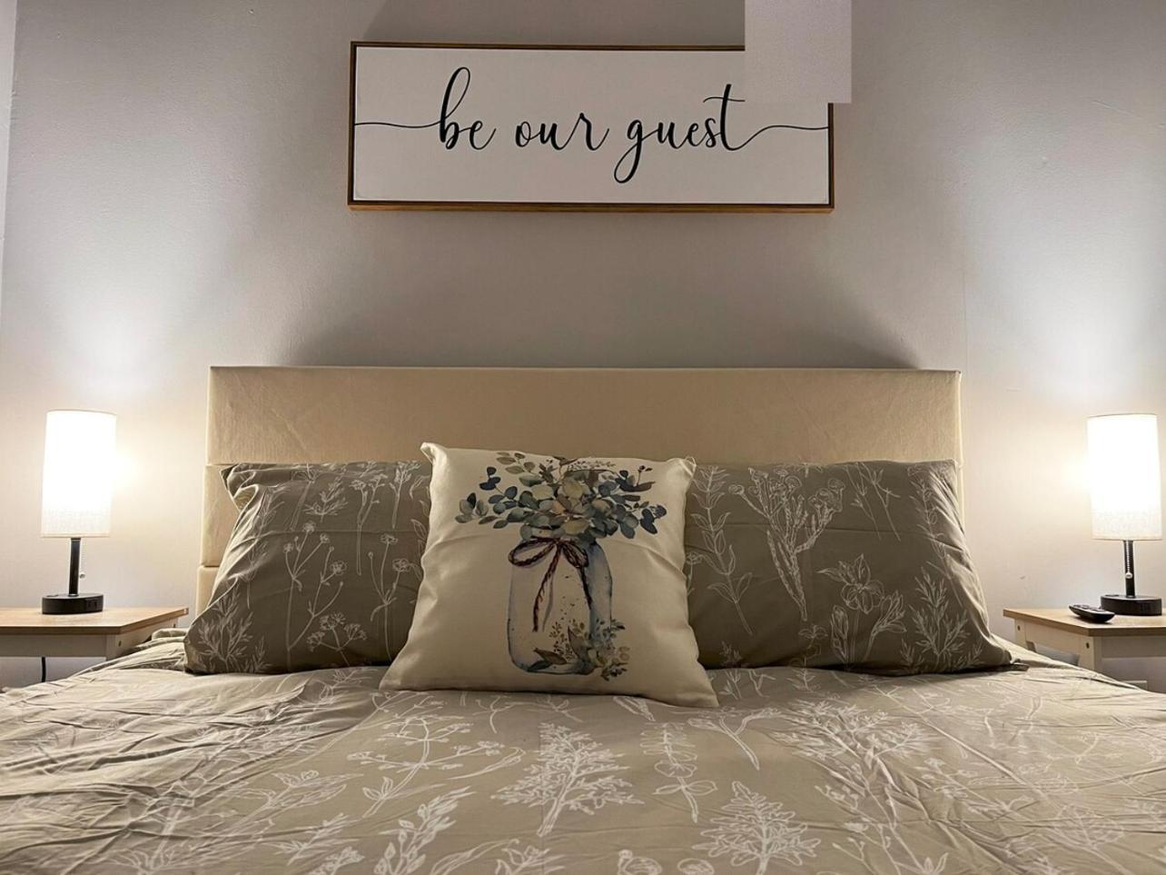 Appartamento Local Modern Getaway - Ground Floor Cleveland Esterno foto